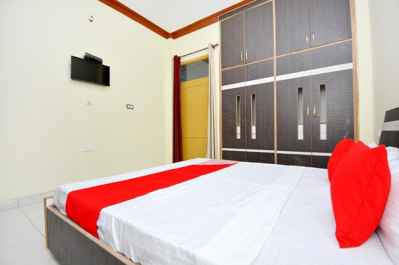 Oyo 40306 White House Hotel Jalandhar Exterior foto