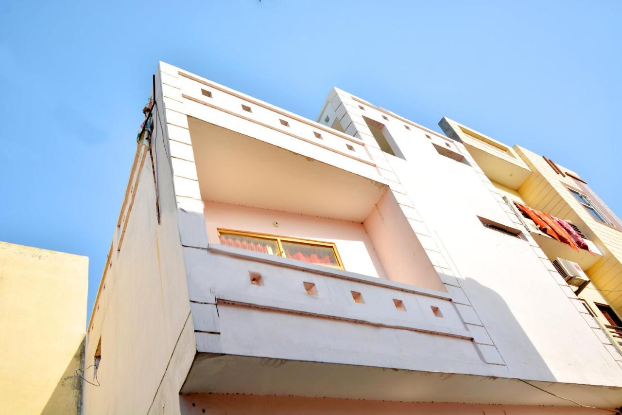 Oyo 40306 White House Hotel Jalandhar Exterior foto