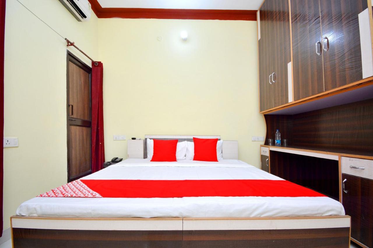Oyo 40306 White House Hotel Jalandhar Exterior foto