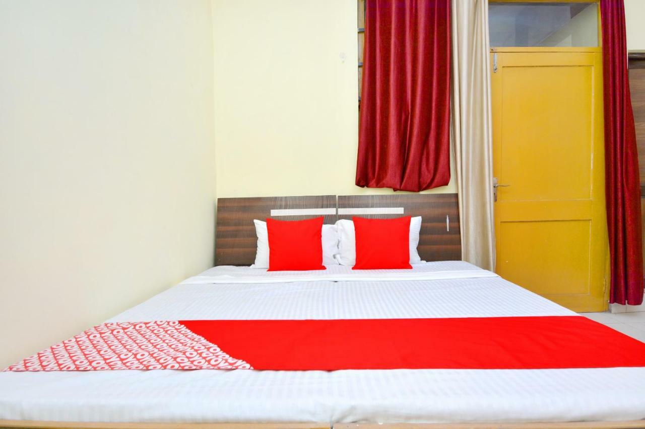 Oyo 40306 White House Hotel Jalandhar Cameră foto