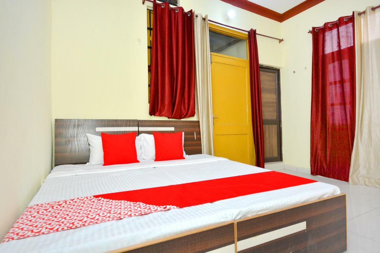 Oyo 40306 White House Hotel Jalandhar Exterior foto