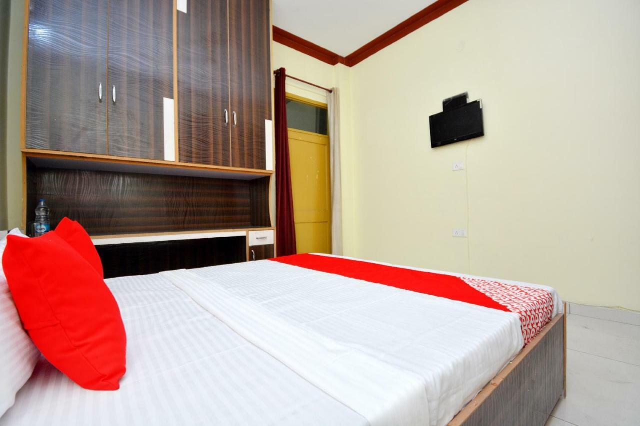 Oyo 40306 White House Hotel Jalandhar Exterior foto