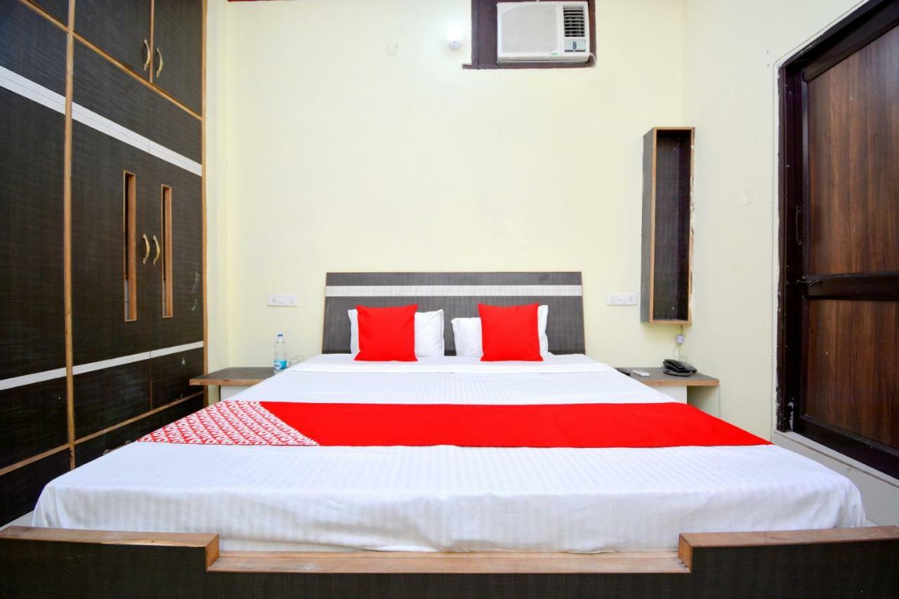 Oyo 40306 White House Hotel Jalandhar Exterior foto